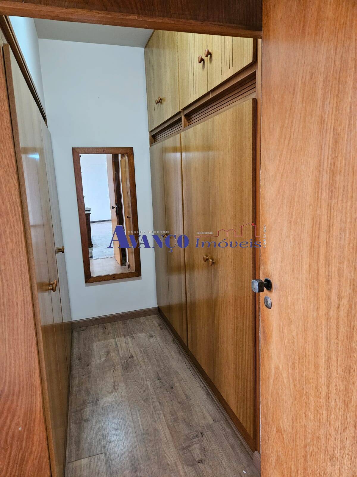 Apartamento para alugar com 3 quartos, 240m² - Foto 19