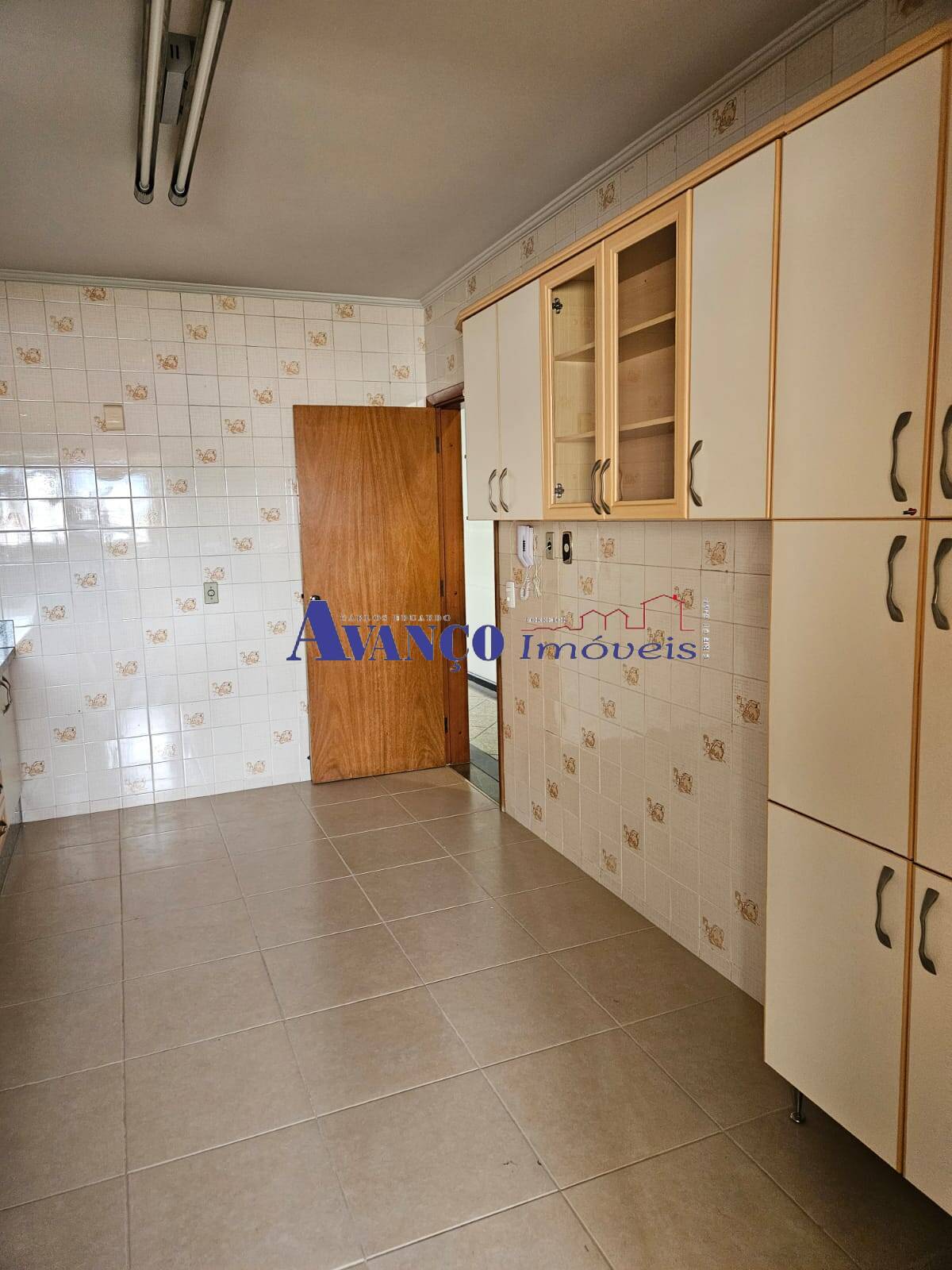 Apartamento para alugar com 3 quartos, 240m² - Foto 8