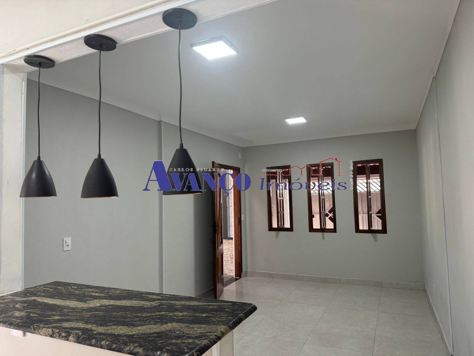 Casa para alugar com 2 quartos, 100m² - Foto 3