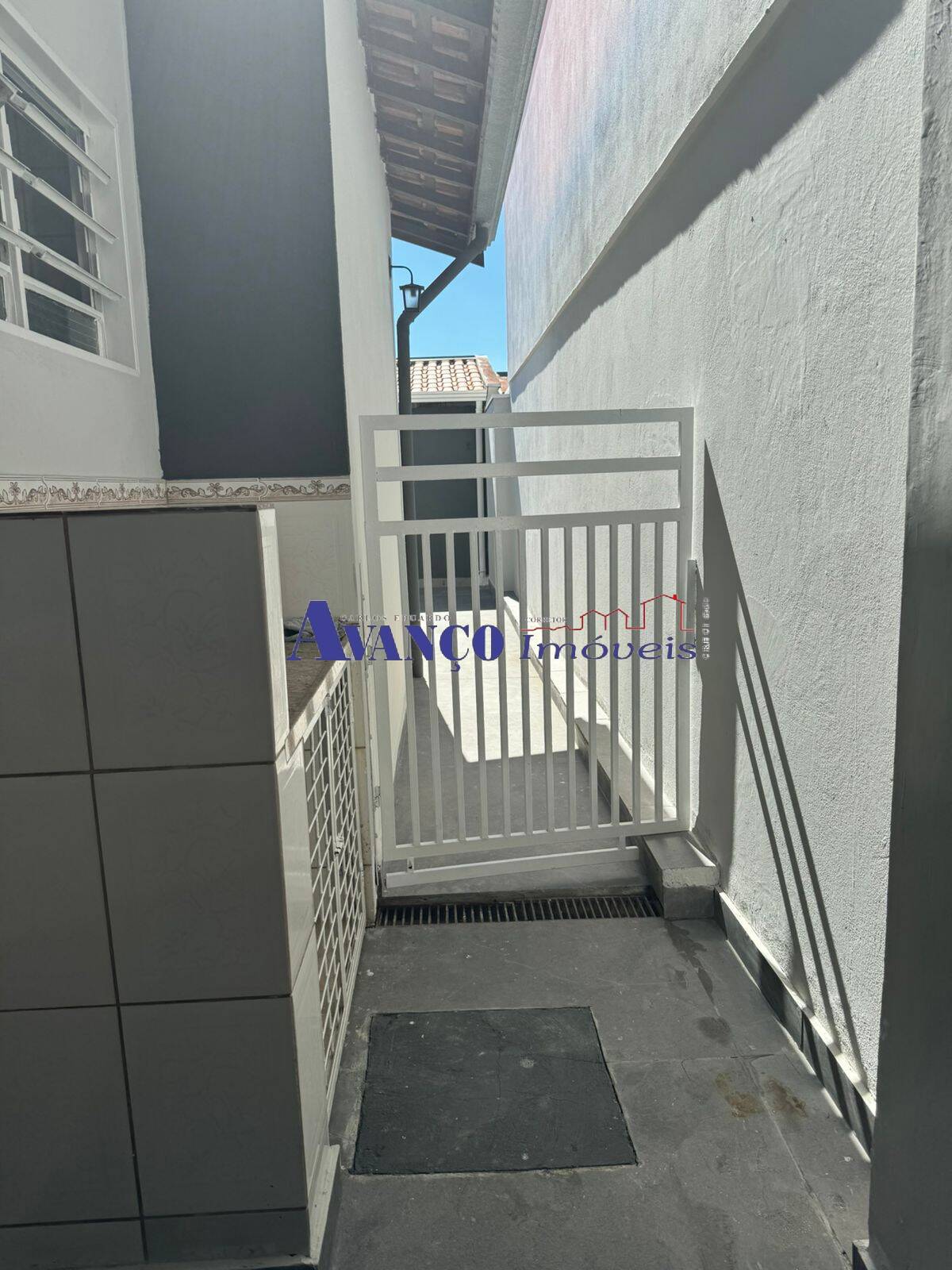 Casa para alugar com 2 quartos, 100m² - Foto 18